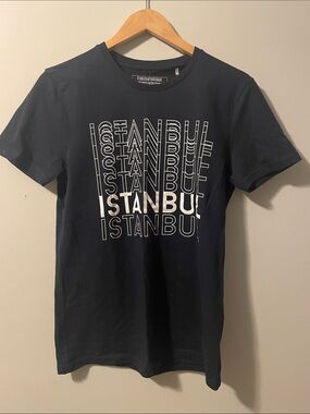NWT: Mavi Men's Navy Graphic Istanbul Crew Neck Tee size:S